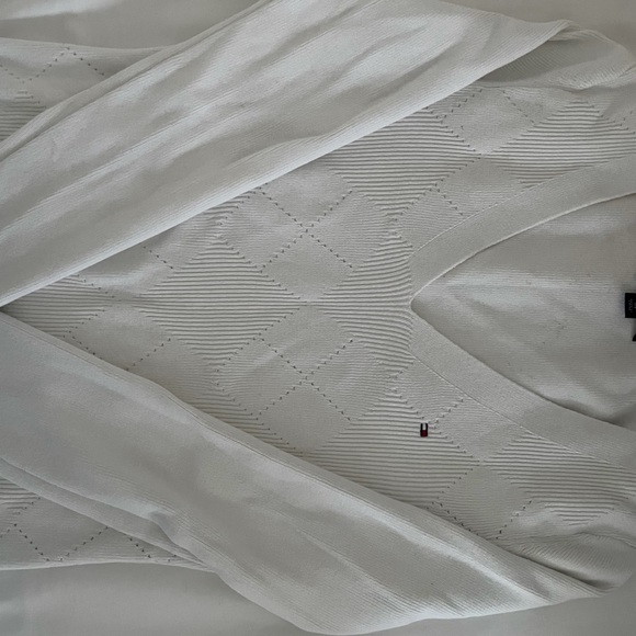 Tommy Hilfiger white v neck sweater - Picture 2 of 3